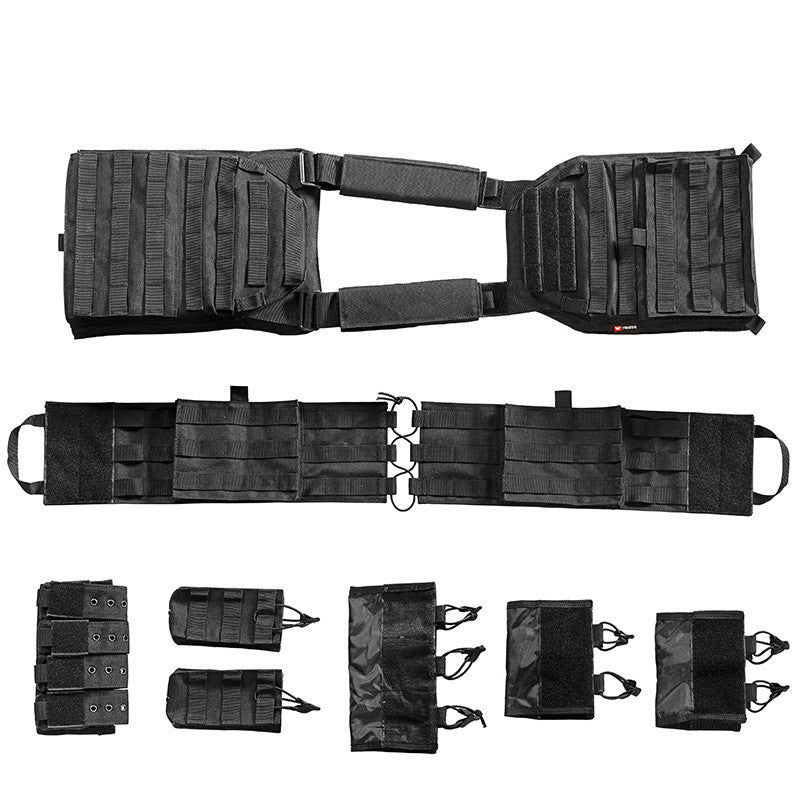 The Last Aztec, Tactical camouflage JPC lightweight vest vest