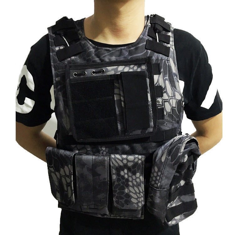 The Last Aztec, Combat Wire Fan Field Vest Outdoor Vest