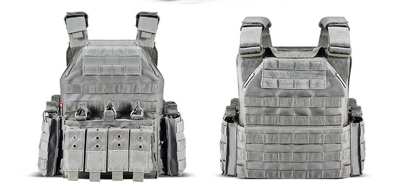 The Last Aztec, Tactical camouflage JPC lightweight vest vest