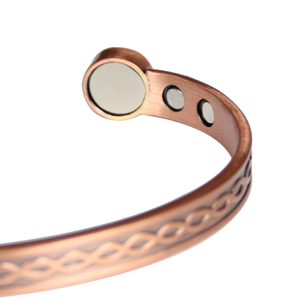 The Last Aztec, Magnetic energy sports bracelet