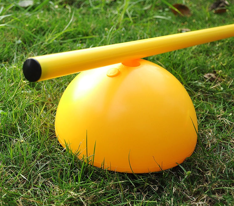 The Last Aztec, Football training outfit water corner flag