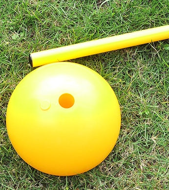 The Last Aztec, Football training outfit water corner flag